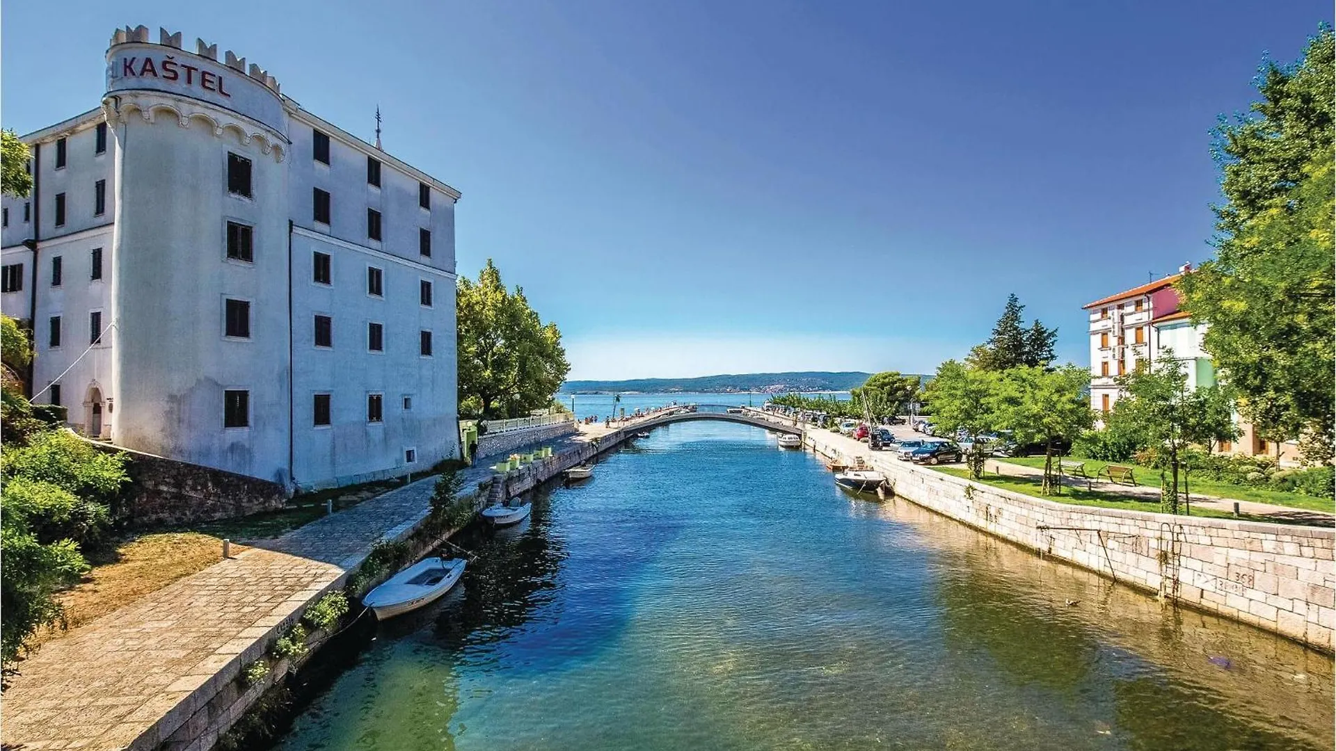 2 Bedroom Stunning Apartment In Crikvenica 0*,