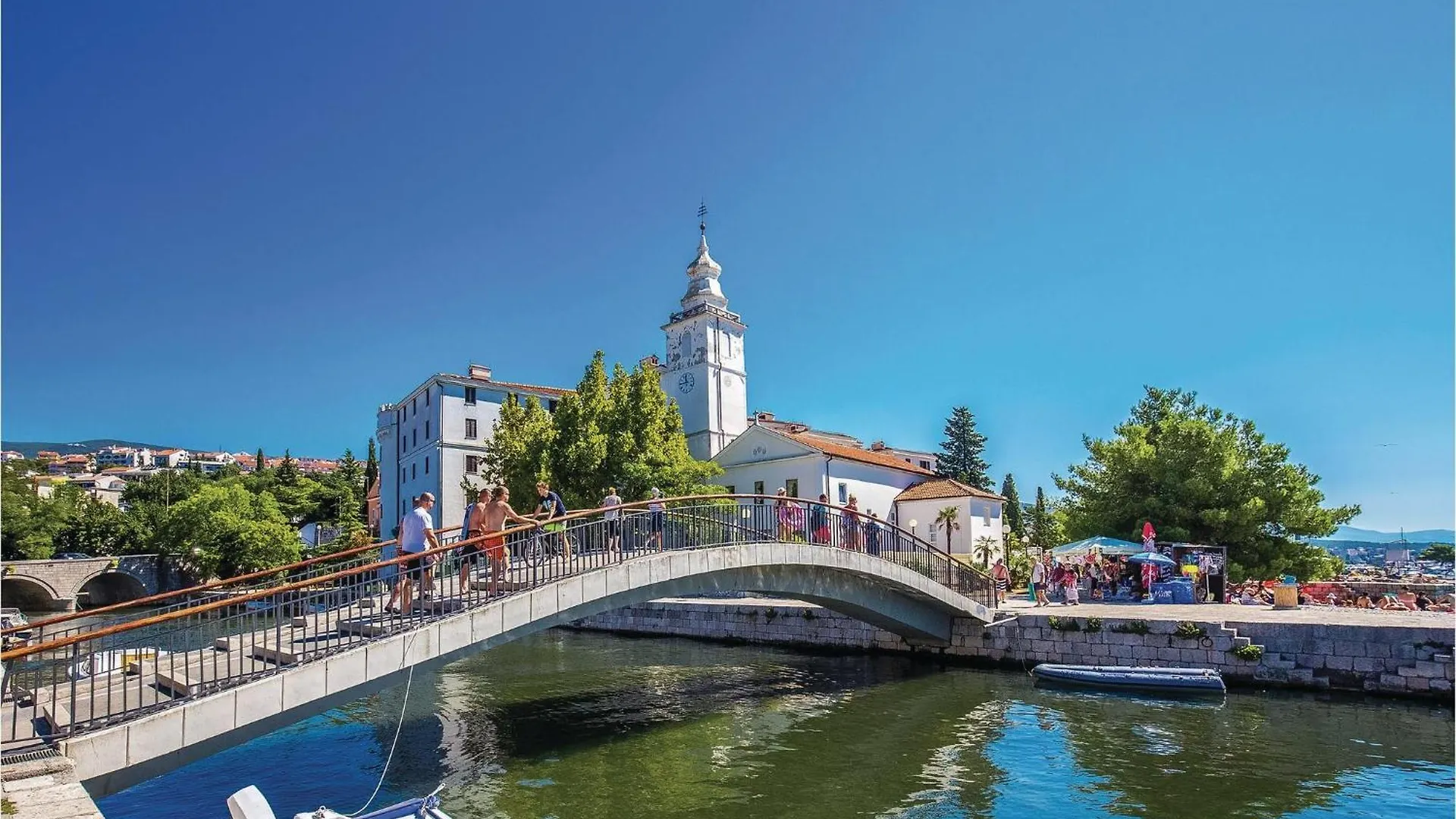 2 Bedroom Stunning Apartment In Crikvenica